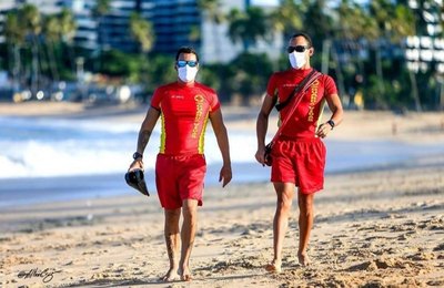 Bombeiros garantem a segurança de banhistas na retomada do turismo em Alagoas 