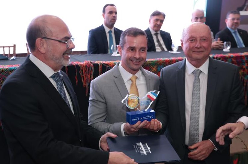 TCE recebe selo ouro na abertura de evento nacional da transparência pública