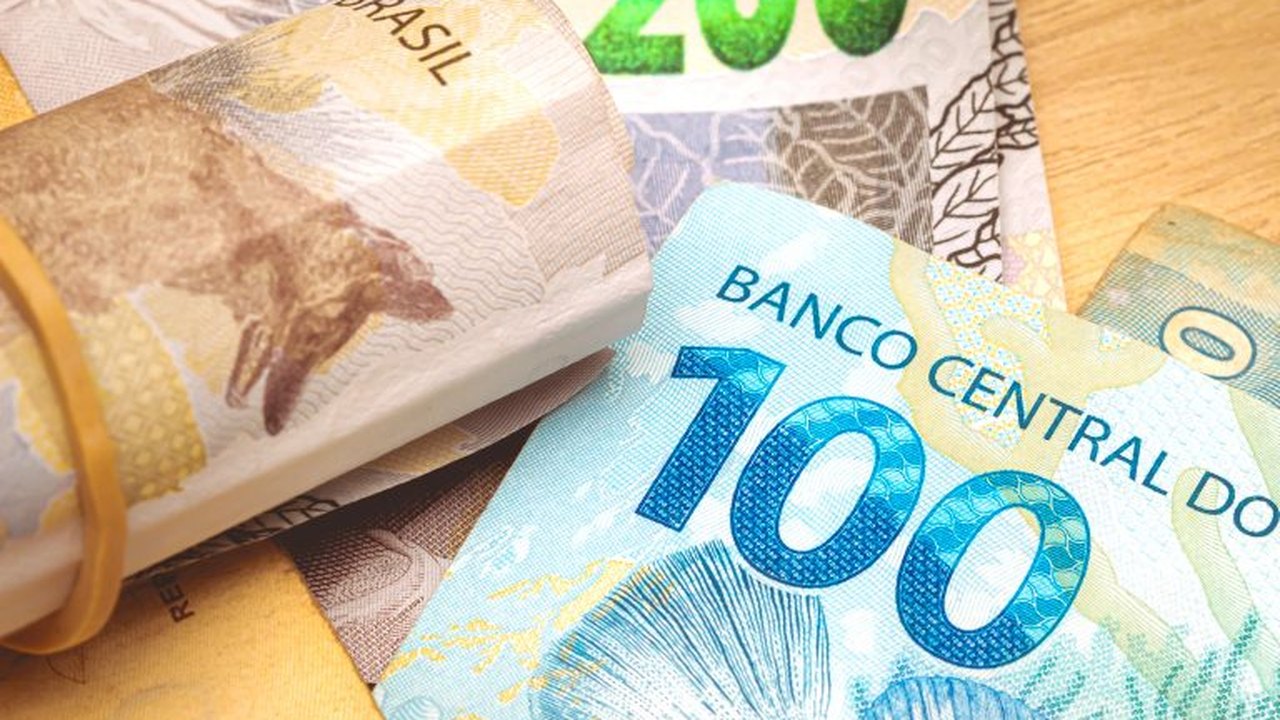 Novo salário mínimo de R$ 1.621 começa a ser pago e impacta quase 62 milhões de brasileiros