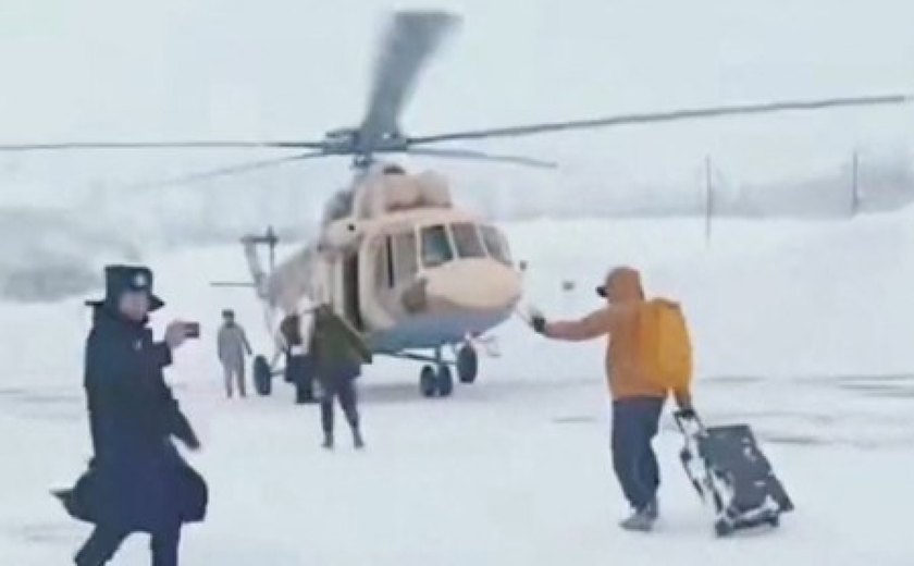 Cerca de mil turistas ficam presos após avalanche na China