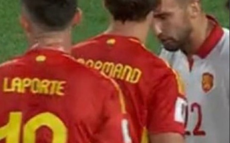 Zagueiro surpreende e usará a camisa 10 da Espanha contra a Bulgária