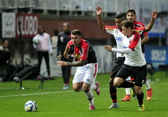 Flamengo perde pênalti aos 48 minutos do 2º tempo e fica no empate contra o São Paulo