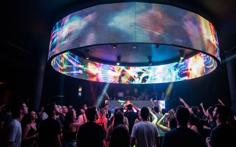 JESTFLY lança projeto imersivo com telão 360º em casa noturna de Porto Alegre; assista!