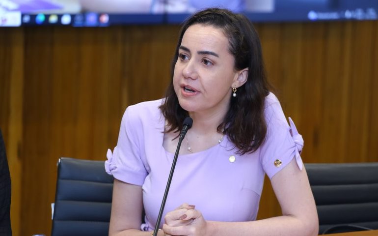 Comissão aprova projeto que combate crimes contra crianças e pessoas com deficiência cometidos com uso de IA