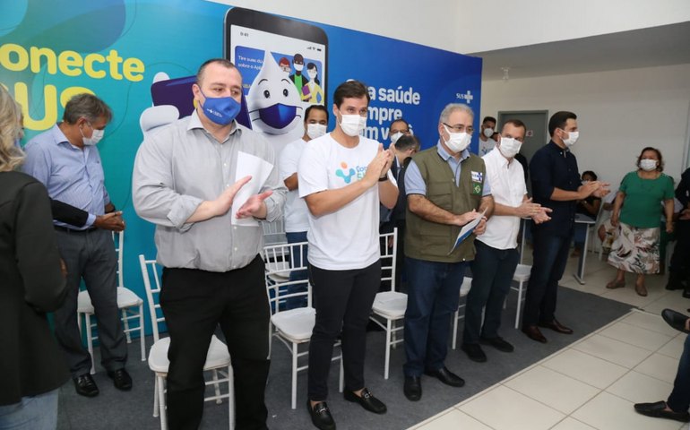 Prefeito Cacau recebe Ministro da Saúde para lançamento do programa federal Conecte-SUS