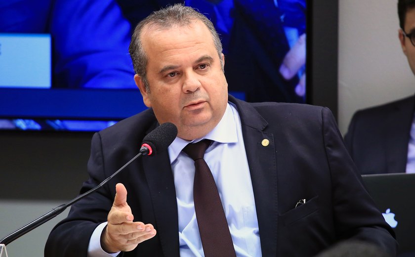 Juros fecham em alta firme após relatos sobre call do ministro Rogério Marinho