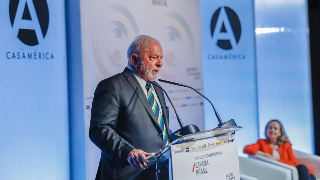 'Condenamos a violação territorial que a Rússia fez contra a Ucrânia', diz Lula na Espanha