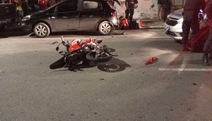 Entregador é perseguido por policiais e sofre acidente em Aracaju