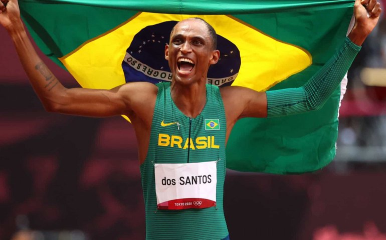 Alison dos Santos é campeão dos 400m com barreiras nos EUA com 2º tempo do ano