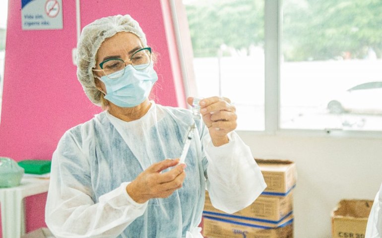 Arapiraquenses com 47 anos ou mais já podem se vacinar contra a Covid-19