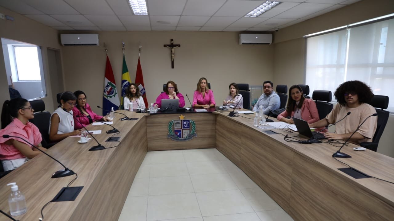 “Outubro Rosa”: MPAL promove roda de conversa com especialistas e pessoas diagnosticadas com câncer