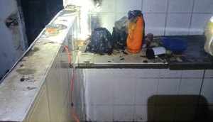 Mulher inala fumaça após cafeteira provocar incêndio dentro de casa em Aracaju / Foto: Foto: CBMSE/ Reprodução
