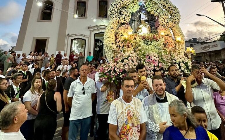 Procissão de Nossa Senhora da Piedade reúne multidão de fiéis em Anadia