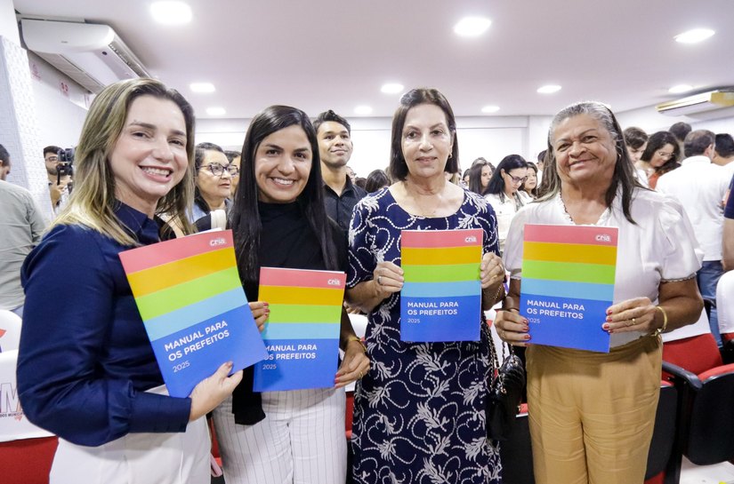Na sede da AMA, prefeita Tia Júlia participa de lançamento oficial do Selo Unicef