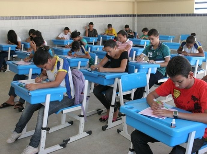 Secretário da Educação reitera compromisso com ensino integral