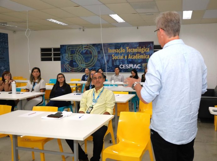 Cesmac realiza palestra sobre tabagismo em alusão ao Dia Nacional de Combate às Drogas e ao Alcoolismo