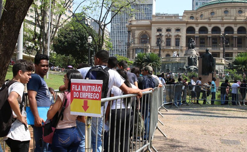 IBGE: taxa de desemprego fica em 8,5% no trimestre encerrado em abril
