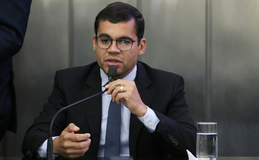 Gilvan Barros Filho solicita regularização do abastecimento d'água em Girau do Ponciano