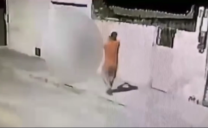A vítima, que era atendida pelo CAPS local, foi assassinada a tiros na rua A vítima, que era atendida pelo CAPS local, foi assassinada a tiros na rua