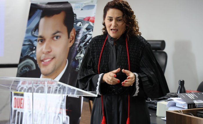 Promotora de Justiça Adilza Freitas durante o julgamento Promotora de Justiça Adilza Freitas durante o julgamento