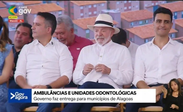 Lula entre Paulo Dantas e JHC, entrega moradias do MCMV em Maceió