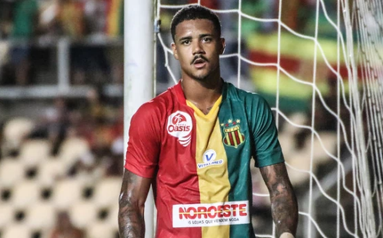 Quem são os três jogadores banidos do futebol pelo resto da vida por envolvimento com apostas