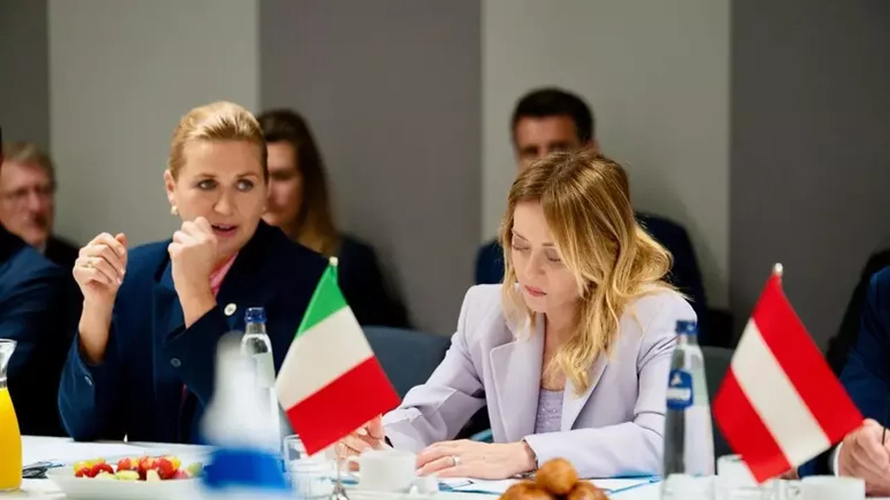 Meloni se reúne com Von der Leyen para discutir 'soluções' em migração