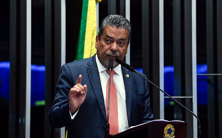 Hiran pede enquadramento de servidores de Roraima nos quadros da União