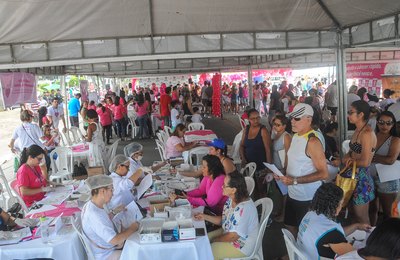 Ações do Maceió Rosa movimentam lazer da Rua Fechada