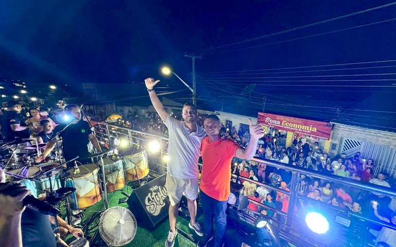 Arrastão da vitória reúne multidão em Anadia