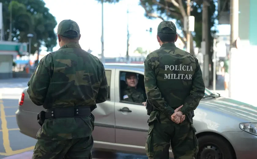 Policiais militares salvam recém-nascido que se engasgou dentro de seção eleitoral em SP