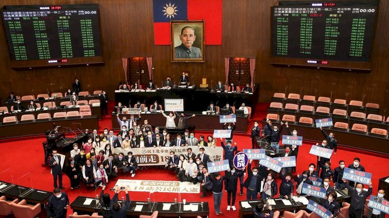 Legislativo de Taiwan aprova medidas que dão menos poder ao presidente, em favor da China