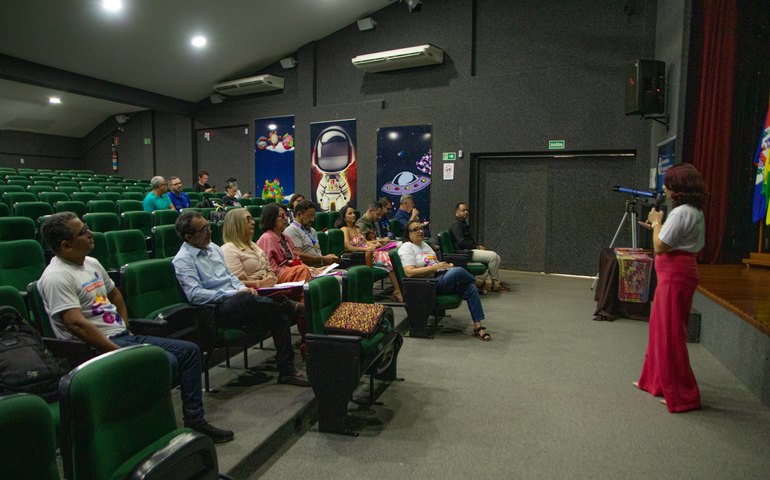 Prefeitura promove Integra Caeti com gestores dos Centros de Apoio às Escolas em Tempo Integral