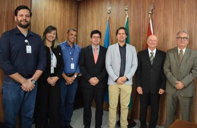 Presidente do TCE/AL recebe presidente da Equatorial