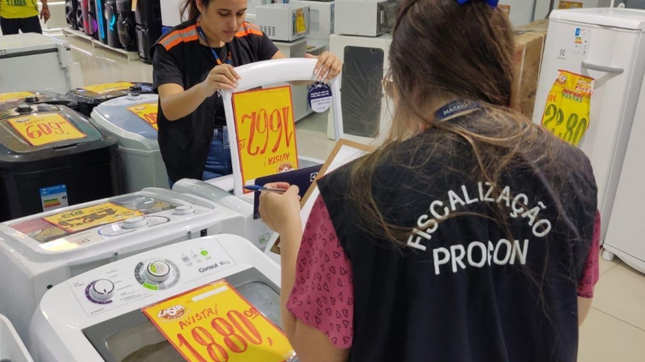 Procon Maceió orienta consumidores para a Black Friday 2022