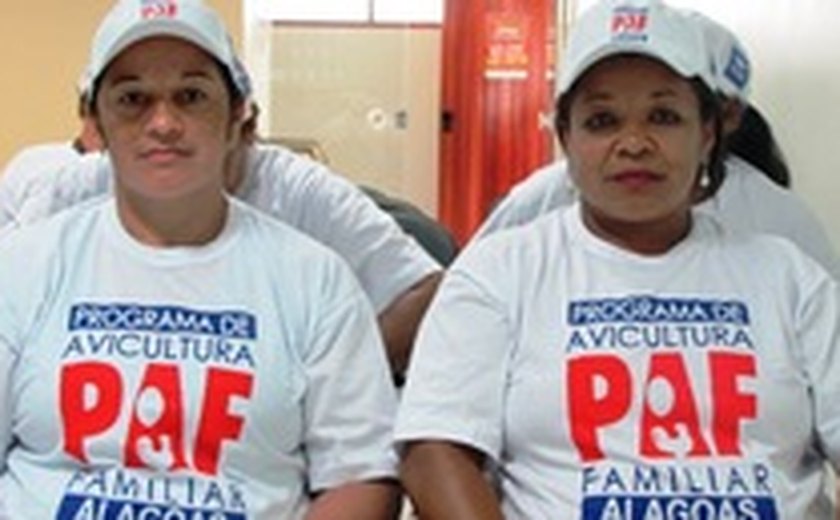 Produtores beneficiados pelo PAF participam de Seminário de Avicultura Familiar