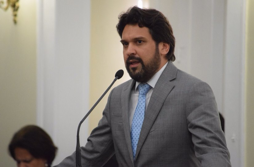 Isnaldo Bulhões critica falta de manutenção em equipamentos do Hospital Clodolfo Rodrigues