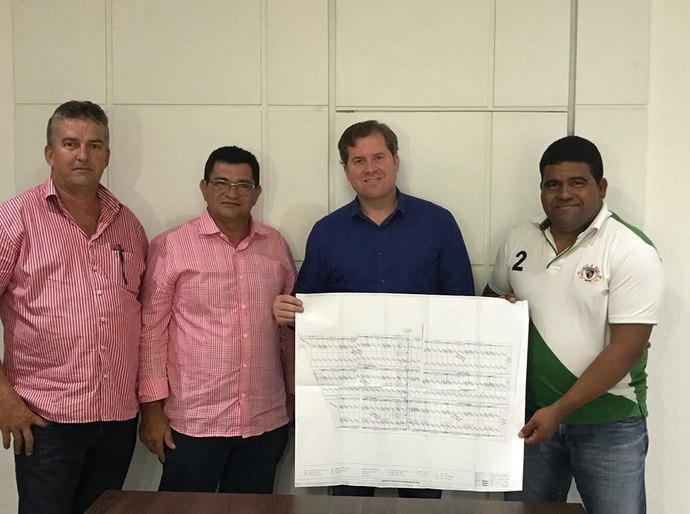 Marx garante R$ 500 mil para energia em moradias populares de Porto Real do Colégio