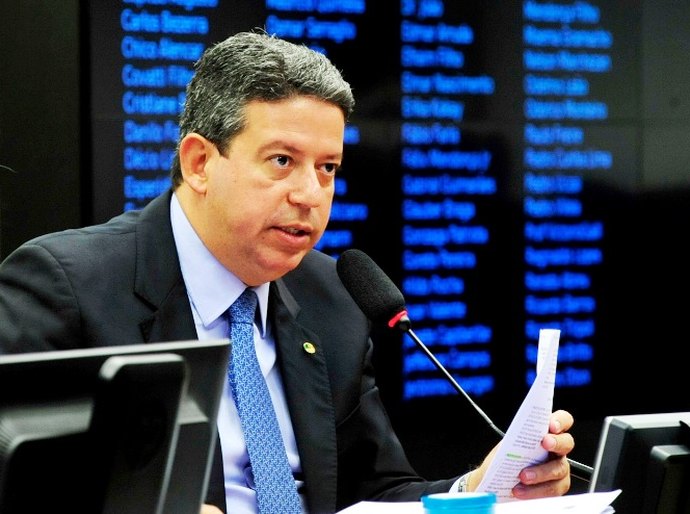 Deputado federal Arthur Lira é denunciado pelo Ministério Público de AL