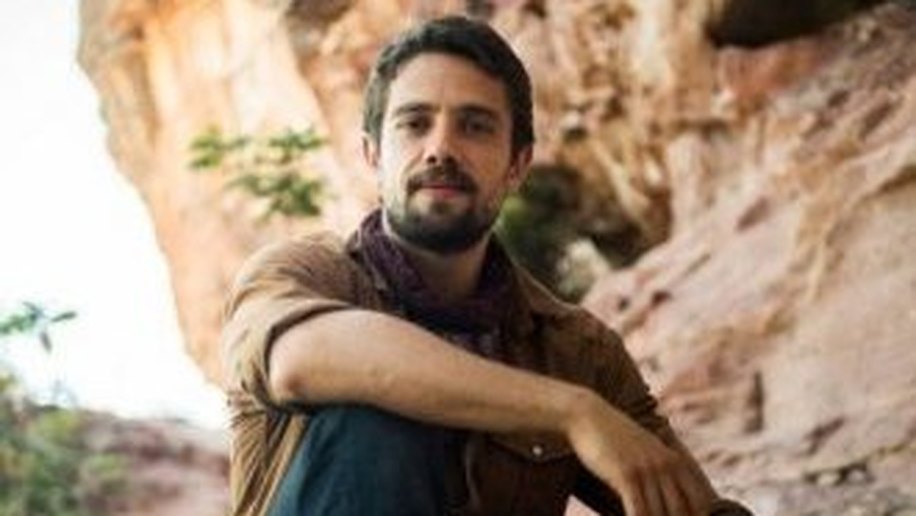 Mocinho no início, Rafael Cardoso deve virar vilão em O Outro Lado do Paraíso