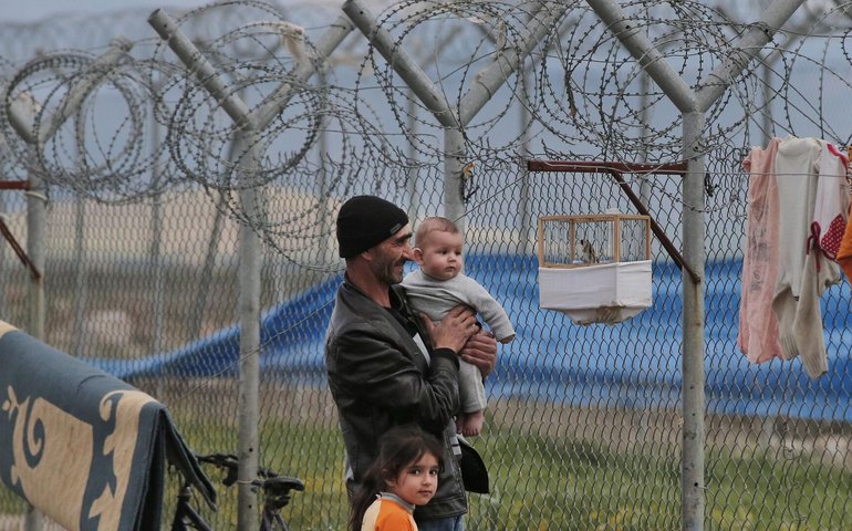 Imigração como ameaça: fechamento de fronteiras expõe crise na integração da UE, notam analistas