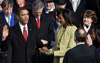 Obama jura sobre a Bíblia que pertenceu a Abraão Lincoln