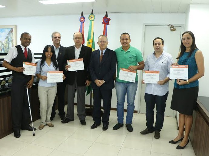 Mais seis empresas recebem certificação por cumprimento da Lei de Aprendizagem