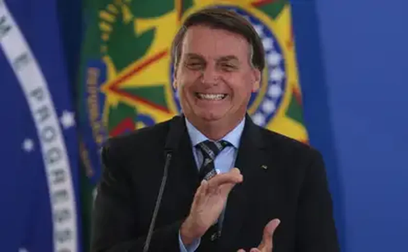 Cirurgia de Bolsonaro para hérnia inguinal é bem-sucedida, afirma médico