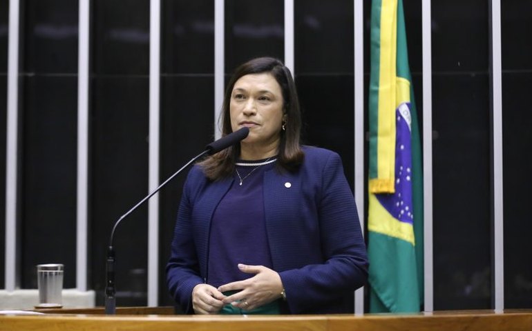 Comissão aprova projeto que cria política de produção audiovisual para escolas públicas