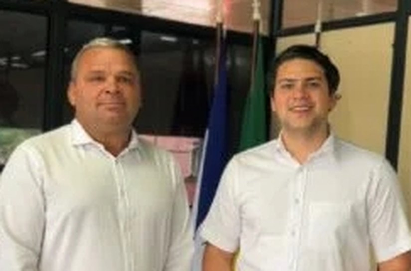 Prefeito Eduardo Bulhões anuncia reajuste de 15% para profissionais efetivos da educação