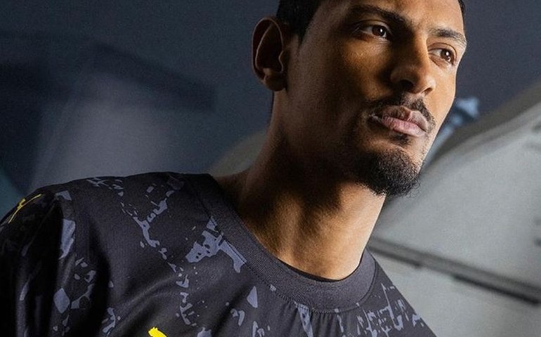 'Perder título alemão foi mais doloroso que meu diagnóstico de câncer', diz Haller, atacante do Borussia Dortmund