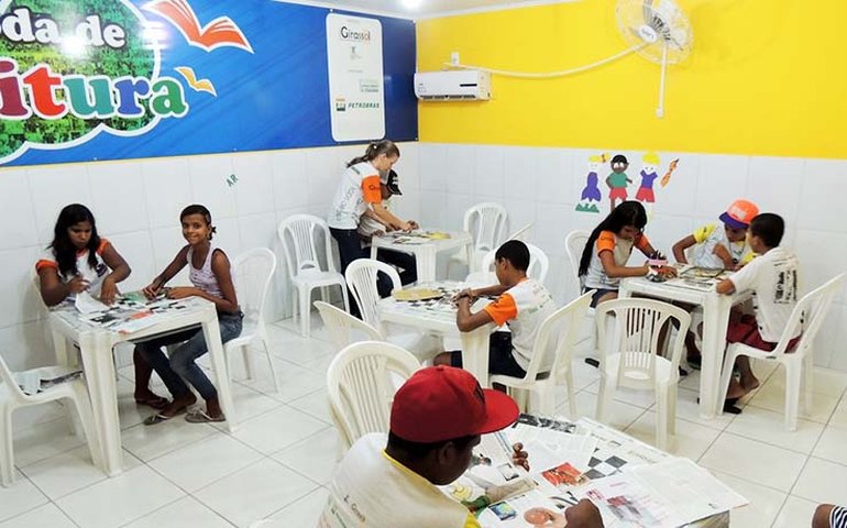 Instituto Girassol realiza conferência na VII Bienal internacional do livro de Alagoas