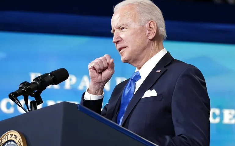 Gafes de Biden durante cúpula da Otan viralizam e viram meme na internet; veja alguns