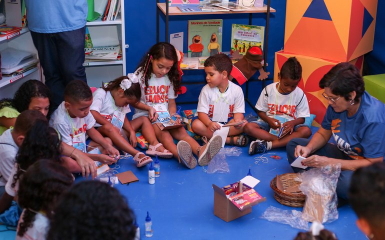 Semed debate políticas públicas para os primeiros anos de vida da criança